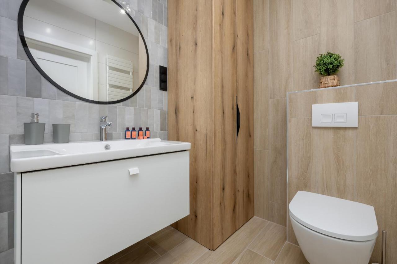 Polanki Aqua With Parking By Renters Prestige *